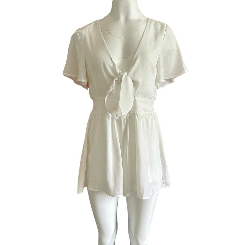 Pink Lily womens White Peephole Romper Size M